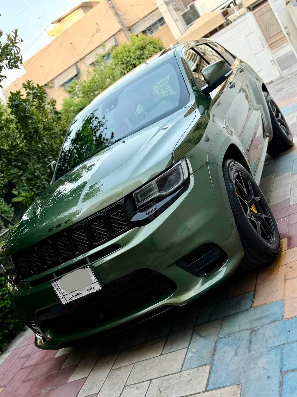 بسعر جارجر ناررر ⭕️⭕️
🚱🚱🚱🚱
❌جيب SRT  2021 وكالة هارلم 
❌مكينه 6400cc 
❌لون مميز وسياره مميزه حلوه 
❌ماشيه 33 الف ميل يعني 50 الف كيلو
❌فوووول مواصفات 1/1 
❌رادار امامي 
❌بانوراما
❌3 شاشات 
❌حساسات 360ْ
❌صندوك كهرباء
❌كشنات جلد وكنتارا
❌خزن كشنات + تدفئة تبريد 
❌سستم صوت Harman kardon
❌فجوج برمبو SRT 
❌غراض الشركه وسماعاتها وكتلوك وبصمه ثانيه وارضيات وجنطة الشركه كلها وياها 
❌وعليها اضافات 
⭕️منظومة ميثانول نوعية AEM
⭕️شوته AFE مغلقة 
⭕️اويل كاج كان امريكي 

🔆السياره حديده وحلوه بيها صبغ صار جاملغ وشويه من البنيد وعندي صور طخه بسيطه 
رقم بغداد باسمي 
السعر 29500$ بيها مجال 
***********
