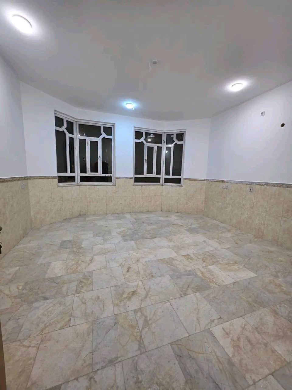 حي الحسين • ١٠٠م • طابقين