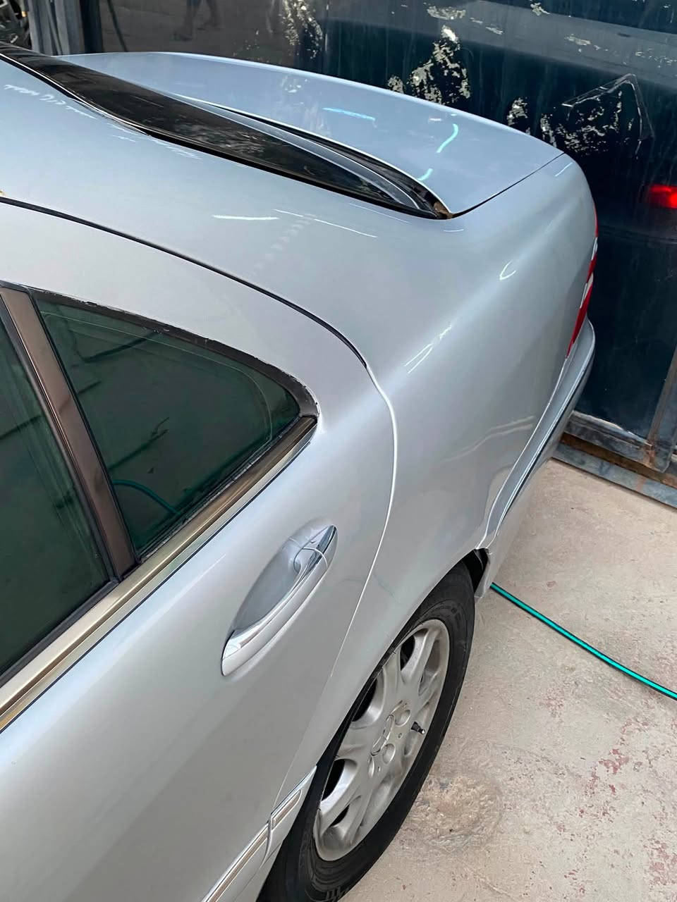 السلام عليكم
للبيع او مراوس بجامبو 
مارسدس غواصه 
موديل2001
حجم 320S
رقم مثنى مميز 7591
كير مكينه كفاله 
صبغ عام جماليه 
كشنات كهرباء
كشنات خزن ميموري 
مري كهرباء 
تبريد قطعتين 
ستيرن كهرباء 
جام كهرباء
تخم تاير جديد 
منضومه ماء جديد
منضومه البانزين ادامه جديد
لايت زنون 
صدر نقص فقط دبل  اينزل من سعرها الباقي جديد 
تبريد ثلج 
مكانها بغداد الدوره ***********
السعر 88
