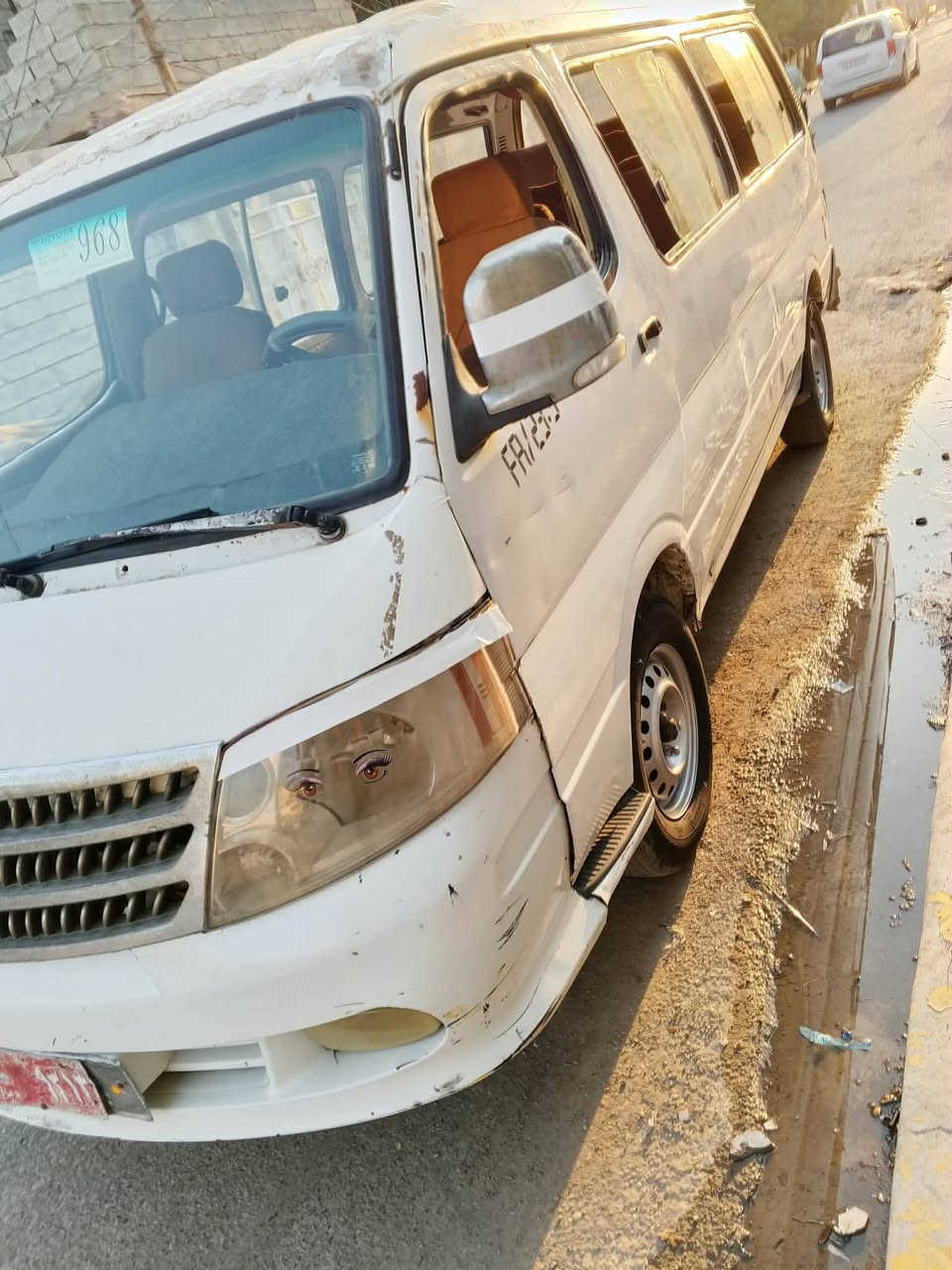 عليها 1700 موديل 9 شاصي بل تكمه تحويل مباشر ميكانك زين بس بيها ضربه بل تكمه ومعدله*********** 25 وبيه مجال
