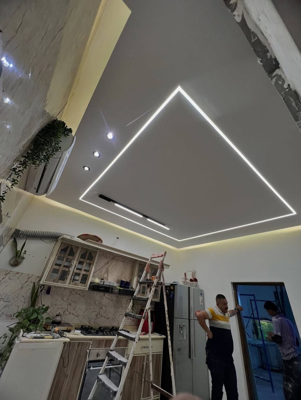 ✨ حوّل منزل أحلامك إلى حقيقة لمستك الخاصة! ✨
هل تبحث عن الفخامة، الأناقة، والتصاميم العصرية التي تعكس ذوقك الرفيع؟ نحن هنا لنمنح مساحتك الحياة التي تستحقها بتصاميم ديكور ساحرة وتفاصيل تُبهر الأبصار!
لماذا تختار خدماتنا؟
 * تصاميم مبتكرة: أفكار ديكور حديثة واستغلال مثالي للمساحات (داخلية وخارجية).
 * دقة بالأنهاءات: تنفيذ احترافي بأعلى معايير الجودة وعلى أيدي خبراء.
 * أسعار تنافسية: الجودة التي تطمح لها بالميزانية التي تناسبك.
📲 للحجز والاستفسار عبر الواتساب 
📞 رقم الهاتف / ***********
  الواتساب/***********
دعنا نحول رؤيتك إلى واقع.. تواصل معنا اليوم وابدأ رحلة التغيير!
