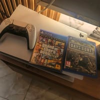 بلي5 نضيف عله ضمانتي ب750 وبي مجال حك الجيه و يو بي اس الف وخمسميه ب10...