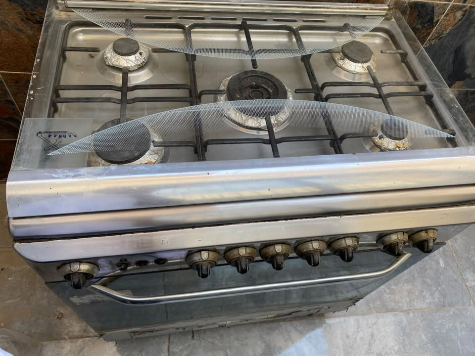 طباخ فريش اول باب شرط وضع شركه كله متروك صار سنتين يعوزه غسله مرتبه
150 الف 
حي الكندي الثانيه***********

