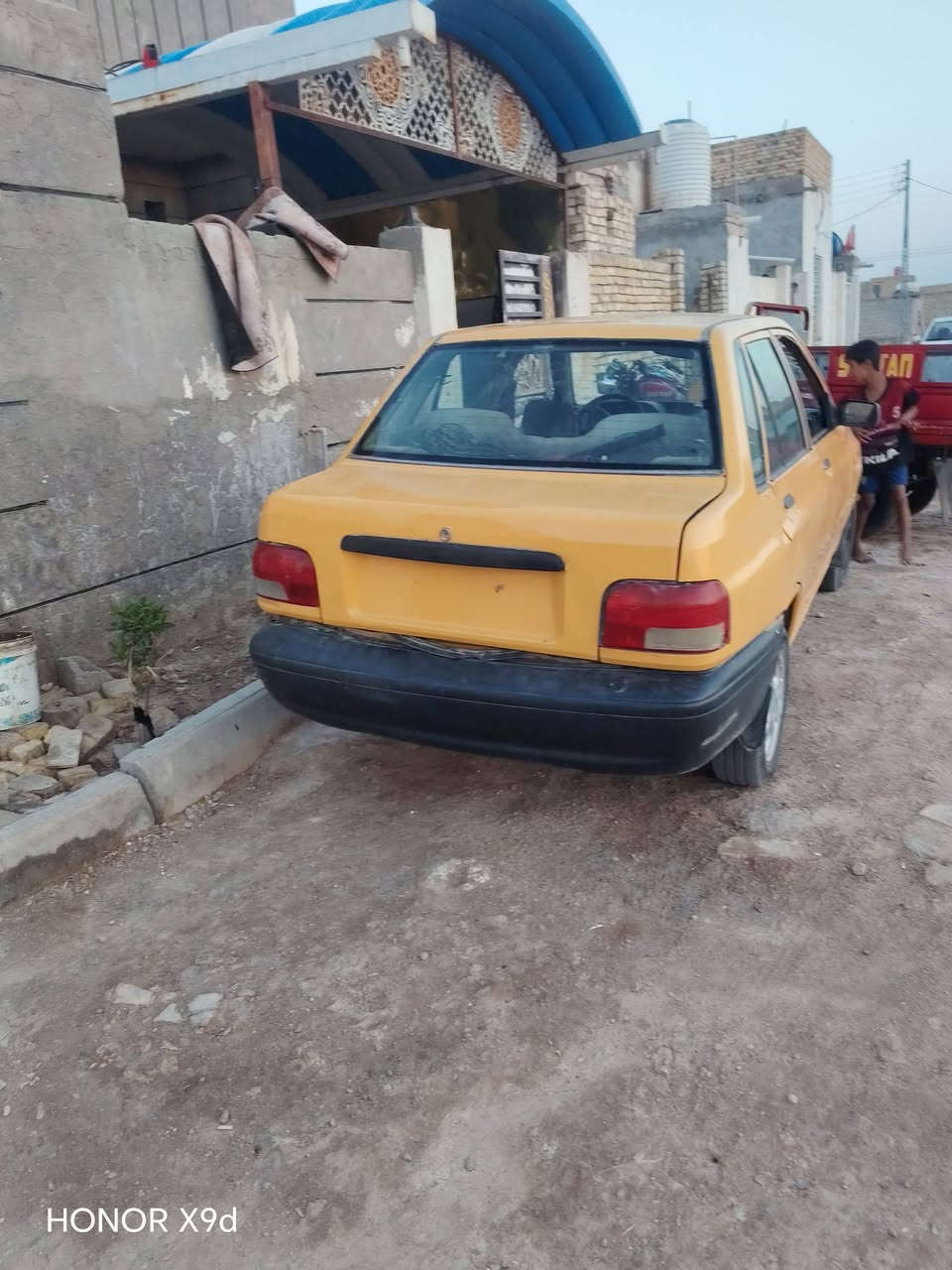 سلام عليكم سايبه للبيع كوم حديد سنويه ضايعه مابيها اي مستمسك سعر مليون ***********

نص مكتوب في الصور:
- HONOR X9d