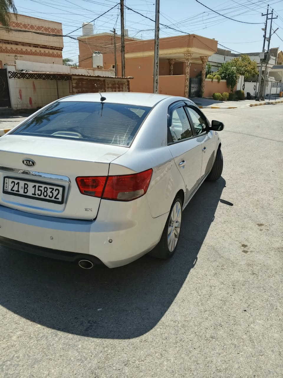 السلام عليكم ...
سيراتو خليجي 2012

السيارة حلوة وجاهزة كير ... محرك... تبريد .. صدرها 80%
السيارة بيها صبغ باب السايق فقط .. وتعديل بسيط بالصندوق السونار موجود. هزة ورقم دولي تحويل مباشر 
السعر 103 وبيها مجال شي قليل 
مكانها الانبار - قضاء هيت 
*********** 
*********** / فقط واتساب 
غير متواجد بالفيس
