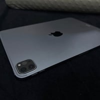 ايباد ١١ • ذاكرة ١٢٨ • بطارية ٩١