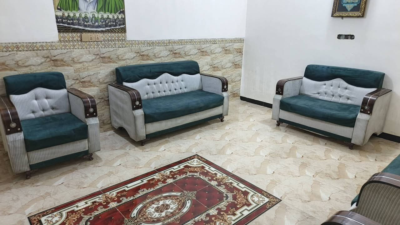 تخم للبيع ١٠ مقعد منطقة طليحة ***********
