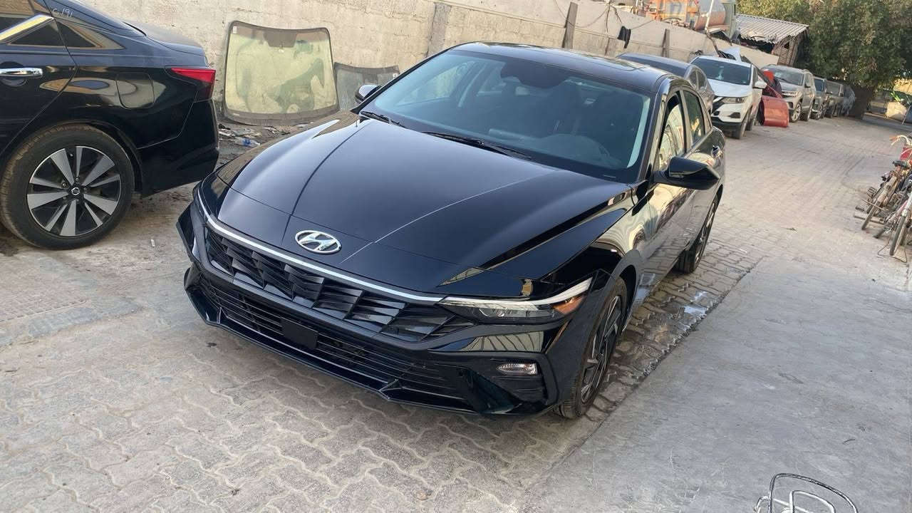 سلام عليكم 
ألانتره موديل 2025
فول فتحه +بصمه+رادارات+تحكمات
وهواي موصفات بيه بعد
حادثه بنيد بدل وجاملغ مصلح بارد
بانزين فقط
بدون أرقام تترقم جميع المحافظات
سعر ١٣٧
للاستفسار
 ***********
