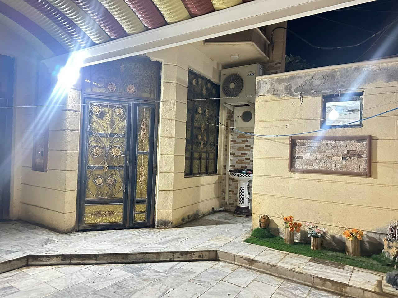 يوجد بيت للبيع بحي اور الاولى شارع الطب العدلي فرع اسواق الشورجه المساحه 175م للاستفسار ع الرقم ***********
