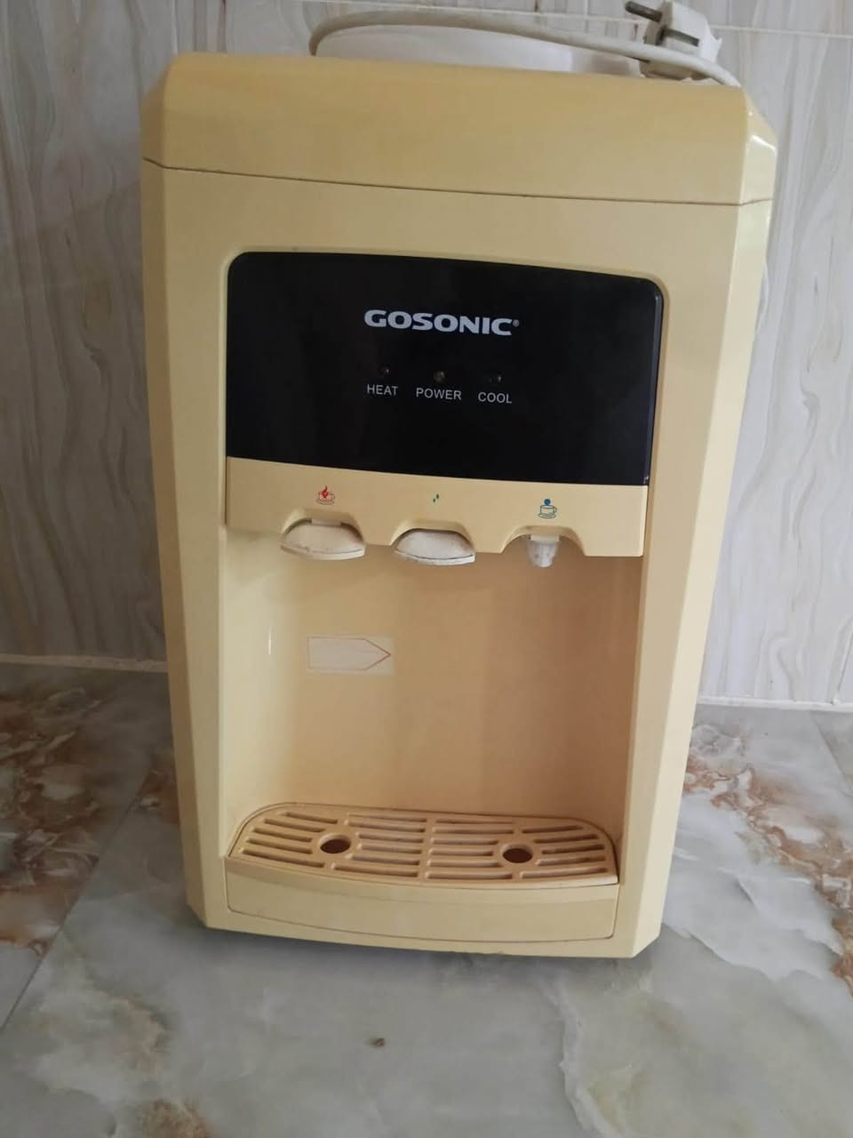 سلام عليكم عندي طباخ وبراد للبيع الطباخ ب ١٥٠ ربي مجال ول براد ٦٠وبي مجال هذه رقمي ل تواصل ***********

