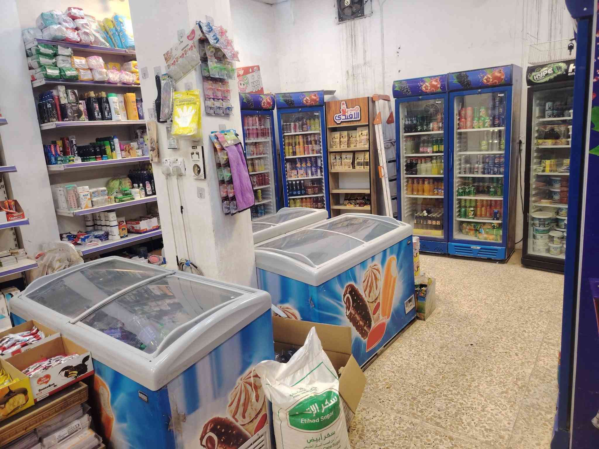 السلام عليكم اسواق للبيع نحتوي على 8 براد عمودي و4 براد طرحي وعلى سفينة وسطية منضومة كامرات مع الشاشة من احدث انواع الكامرات سبلتين الاول 3 طن عمودي والثاني 2 طن مخزن خارجي بمساحة كبيرة وتحتوي على ماطور ماء متوفر 24 ساعة المحل خير من الله وحتة مسواك متروس
السلام عليكم اسواق للبيع نحتوي على 8 براد عمودي و4 براد طرحي وعلى سفينة وسطية منضومة كامرات مع الشاشة من احدث انواع الكامرات  سبلتين الاول 3 طن عمودي والثاني 2 طن مخزن خارجي بمساحة كبيرة وتحتوي على ماطور ماء متوفر 24 ساعة المحل خير من الله وحتة مسواك متروس 
ايجارة 400 وسحبة100 
الدخل اليومي 600 من عدى الرصيد 
للاستفسار  
***********  الموقع بغداد الباوية على الشارع العام مقابيل معمل الثلج
