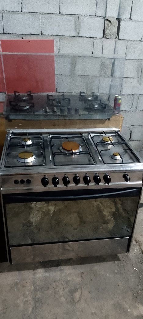 السعر 165 
للبيع او معارض مع طباخات تعبانه والفرق حسب الاتفاق والقناعه 
طباخ مصري ستيل  عيون وفرونه شرط التشغيل 
نظام الفرن خطين 
نظام بواري 
يارمجه الشرقية الاولى 
*********** واتساب واتصال 
*********** اتصال 
إذا عندك معارض دزلي صورو عالواتساب عالكورك بي واتساب
