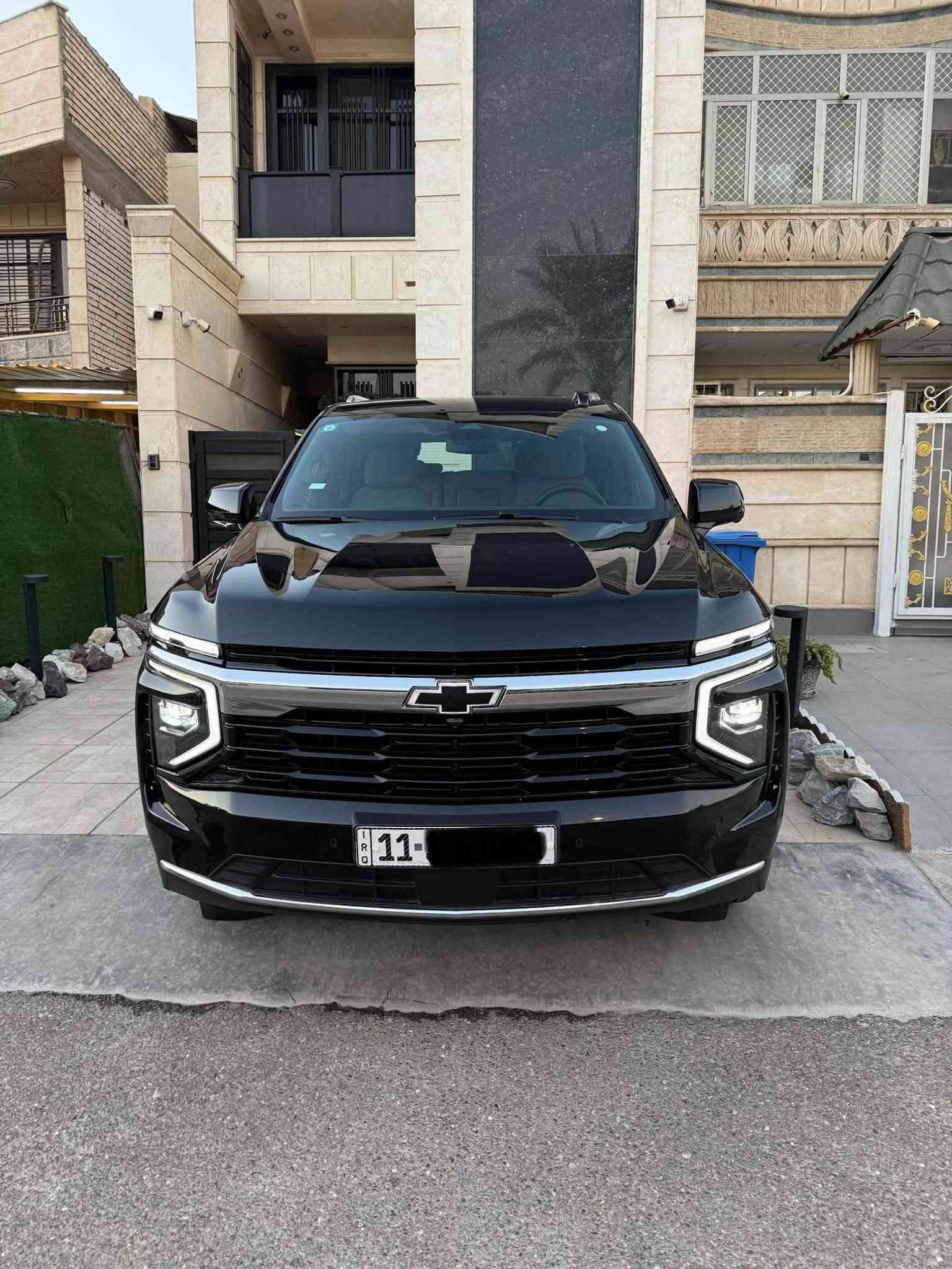 السلام عليكم
شوفرليت  تاهو   ٢٠٢٥  LS

ضمان شركة المنصور لمدة ٣ سنوات 
وبيه تبديلات دهن وفلتر مجانية لمدة سنة

شله  زيرو   ماشية    ٢٠٠٠    كيلو متر  ( الفين  كيلو متر)
رقم بغداد بسمي  

ومكفولة من كلشي ( من الزلغ ومن الرصعات ومن البارد ومن الشهوط ومن الدبل كود ) مكفولة  حتى الجام مكفول

المواصفات
/ محرك ٨ سلندر  ٥٣٠٠   
/ كير   اوتو + عادي    ١٠ نمر
/ بصمة تشغيل  واربعة ابواب بصمة 
/ خمس كامرات (٣٦٠  ) درجة
/ حساسات امامية وخلفية وجانبية
/ رادارت  امامي  وجانبي  وخلفي
/ شاشة وسطية كبيرة حجم    ١٧.٥  انج
/ شاشة عدادت دجتل حجم   ١١  انج
/ دوسات جانبية
/ كراسي كهرباء
/ فول تحكمات ستيرن
/ سايد بريك بصمه
/ شفتات بالاستيرن
/ اوتو بارك 
/ نظام تحديد مسار 
/ اضاءة امامي خلفي  لد   نهاري  LED 
/ ثلاجة
/ ايرباكات حزام ( بالتكم والكشنات)
/ وضعيات سياقه متعددة ( رياضي - جبلي- قاطرة- عادي)
/ نظام ايقاف وتشغيل المحرك التلقائي في الازدحامات
/ ويل كب حجم  ١٨

وبقية المواصات المعروفة بهاي الفئة

مكان السيارة   بغداد  -  الكرخ   /  الحارثية  شارع الكندي
السعر      ٨٩   مليون دينار    وبيه مجال بسيط حق التقدير     
للاستفسار      ***********

