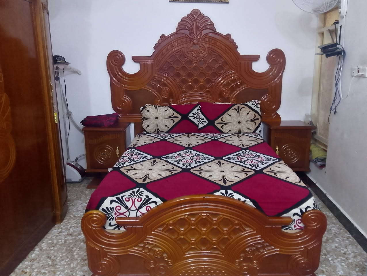 السلام عليكم غرفه نوم لبيع نضيفه نضافه 95 خشب تصميم تركي مع تخم10قطع نضافته 100 بل 100 رقم ***********

