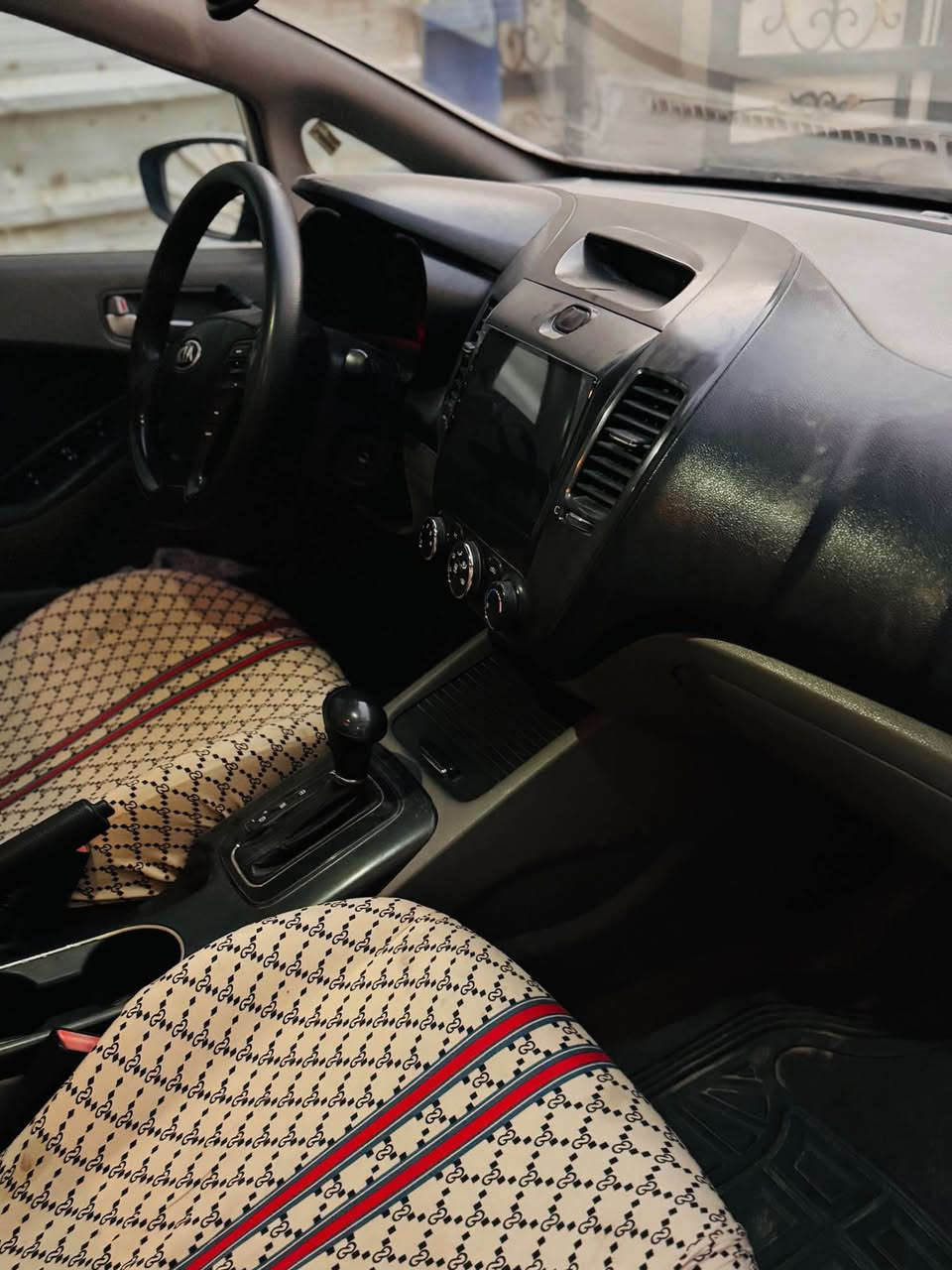 سيراتو خليجي موديل 13 رقم اربيل سنويه نافذه  بيه صبغ حزام سياره مال بيت نضيفه مكان سياره نجف حي نصر رقم تليفون *********** السعر 90 بيه مجال قليل
