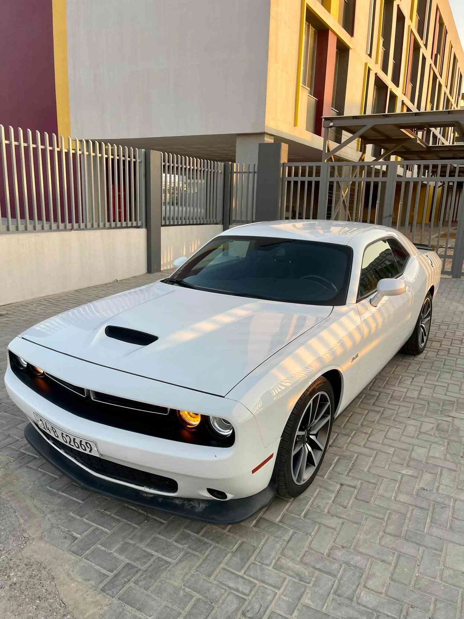 � للبيع دوج تشالنجر R/T HEMI موديل 
 موديل : 2023

🤍 اللون: أبيض
🏎️ المكينة: HEMI 5.7 R/T
📍 الرقم: بصرة
🛣️ الممشى: 43 ألف كم
⭐ Last Call اخر اصدار
✨ مواصفات وسط معروفة 

السيارة نظيفة ومرتبة وجاهزة على وضع الشركة، حادثها دعامية أمامية فقط و كصة البنيد صبغ مع بارد مكانين صغار، والسيارة ما بيها نقص.

⚠️ صور الحادث مرفقة بالمنشور

💰 السعر: 225$ قابل للتفاوض للجادين

📍 السيارة بالبصرة
☎️ *********** : للاستفسار والمعاينة
