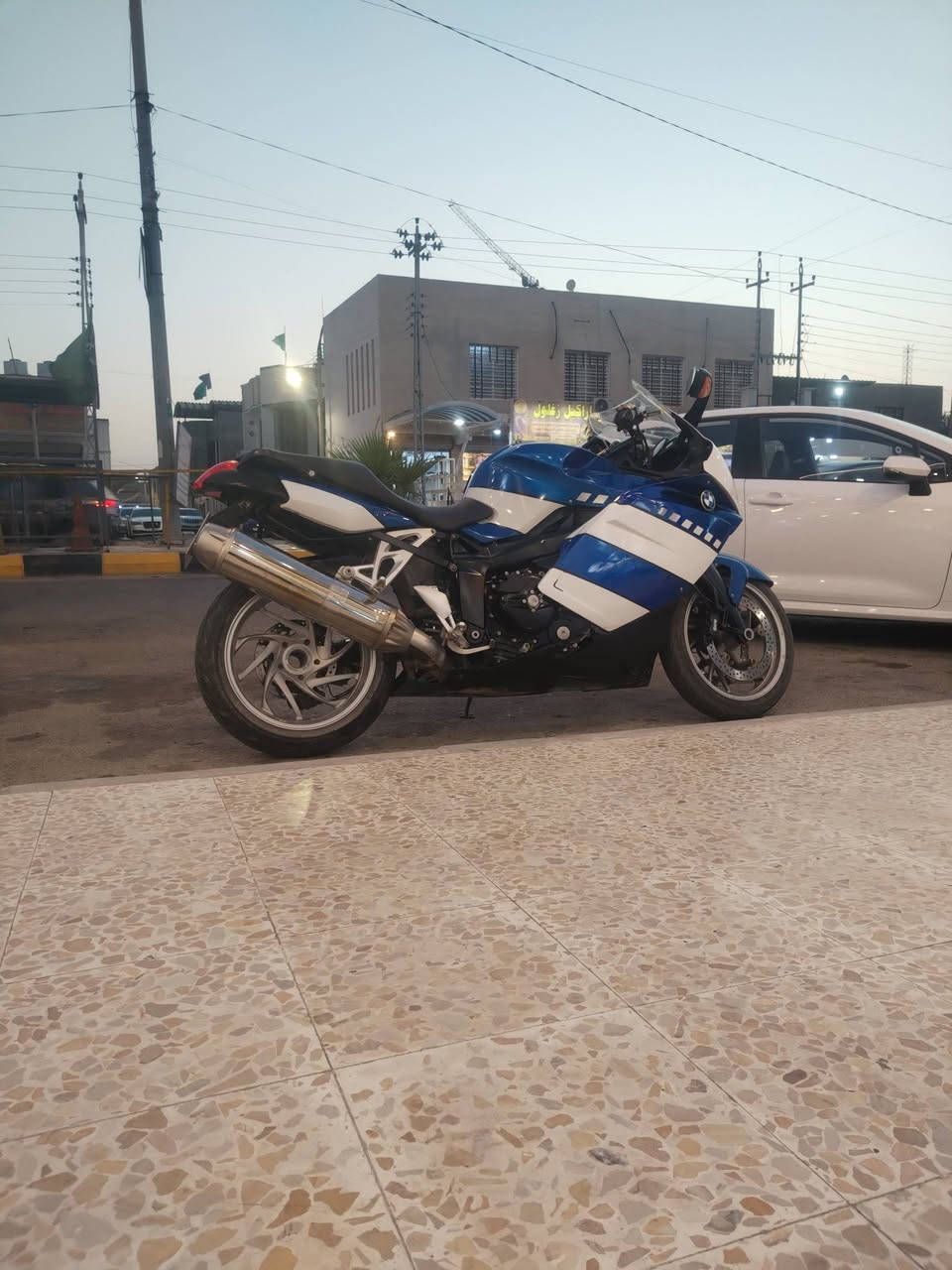 سلام عليكم بطح BMW فول مواصفات واحد علا واحد كفاله عامه محرك K١٢٠٠s نكره سويج وين مايعجبك جديده علا وضع الشركه بس وصل مامدفوع كمرك سعر ٢٥ ورقه قفل بيع مستعجل الله شاهد مكان ميسان اليريدها يتصل ***********
