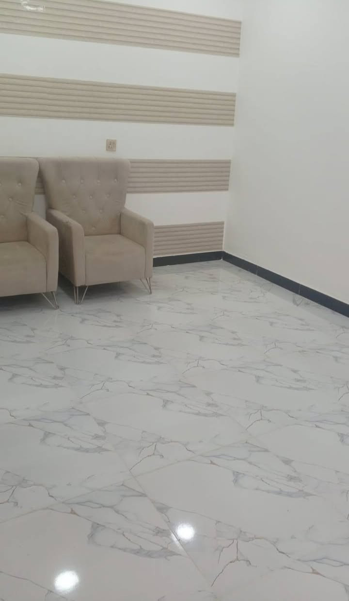 🏠بيت ١٠٠ م للبيع طابقين طابو رقم الدار1720مباشر مع صاحب العقار
🗺️العنوان : ابوغريب حي الصديق 

قرب جامع النور شارع 20

بيت للبيع كامل مكمل تستلم مفتاح 🔑من كلشي جاهز تاخذه

🔴غرف عدد: 3  

🔴 صالة ارضي وصاله طابق ثاني واستقبال 

🔴 مناور عدد،2 واحد منهم يرهم مطبخ حار 
وصحيات خارجيه وداخليه 

🔴 الواجهيه ٥ النزال ٢٠ 

للاستفسار : ‏‪***********‬‏واتساب تفاصيل

