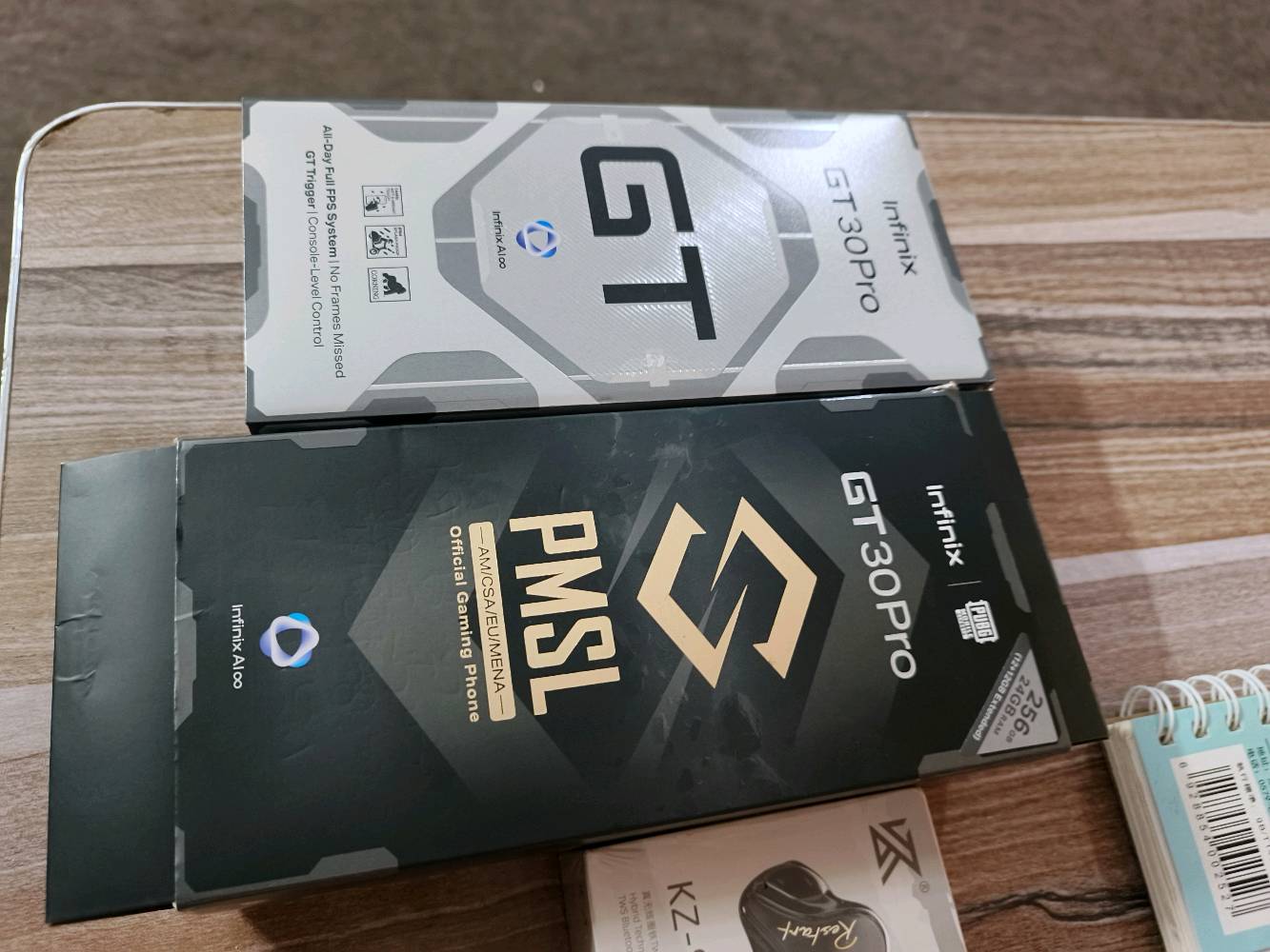 للبيع أو المراوس 📱⚡
​Infinix GT 30 Pro (وحش الألعاب والأداء)
​الجهاز بحالة الوكالة تماماً، استخدام قليل جداً وخالي من أي شخط أو عيب.
​المواصفات الأساسية:
​المعالج: Dimensity 8350 Ultimate (أداء قوي وسلس جداً بالألعاب والمهام الثقيلة)
​الذاكرة والتخزين: 256 جيجابايت
​النظافة: 100%
​الملحقات:
​أغراضه الكاملة الأصلية ( شاحنه وسماعات) 
​المبرد الأصلي (الفريزر)
​4 كفرات حماية
سماعات kz
​المكان والتواصل:
​الموقع: بغداد 📍بلديات
​ملاحظة: لا يوجد توصيل نهائياً (الاستلام يد بيد حصراً)
السعر 375
​رقم الهاتف / واتساب: ***********