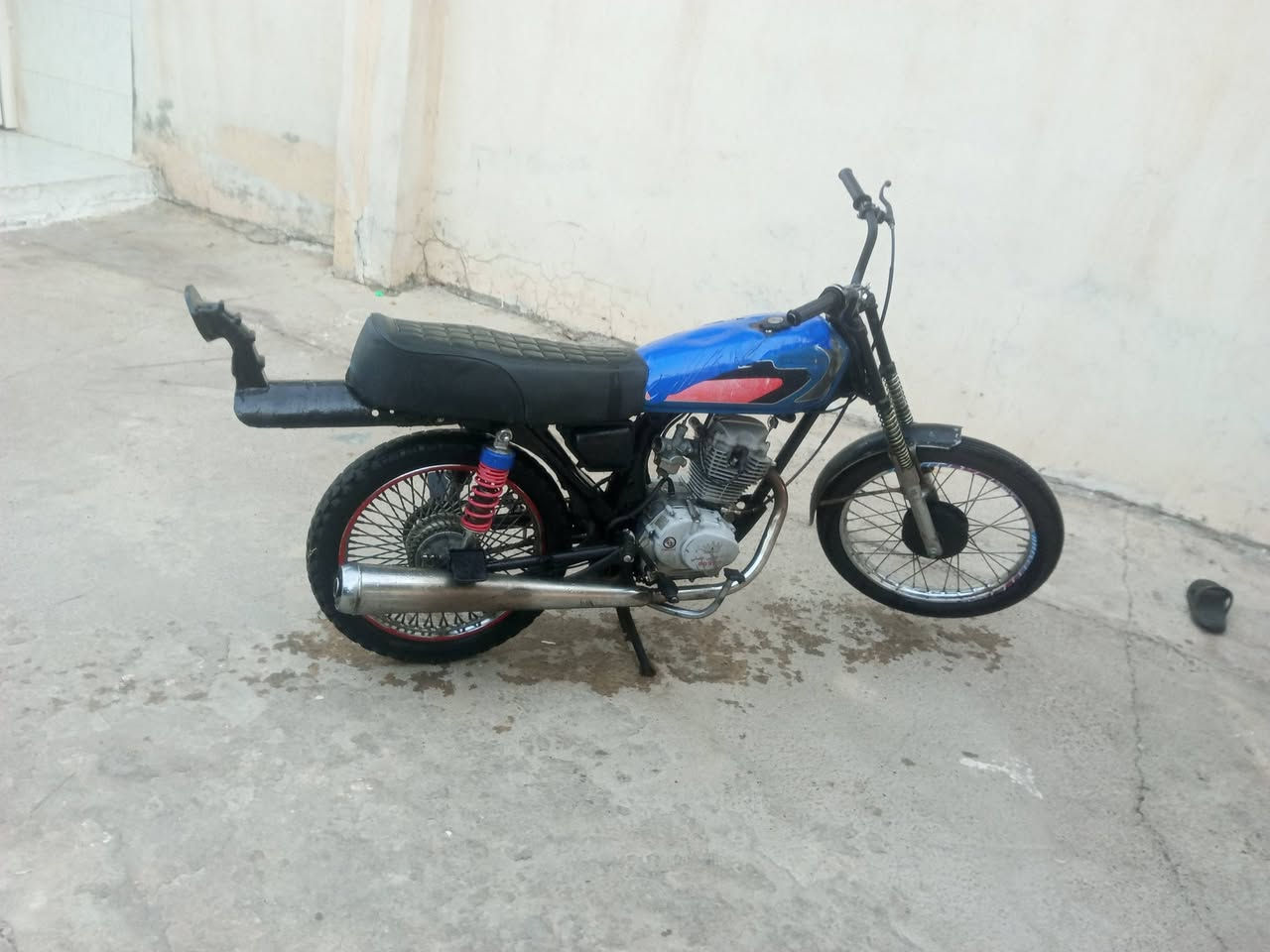 سلام عليكم موطور بارت البيع معيزو كلشي محرك صافي سعر 250 وبي مجال شي قليل رقمي ***********
