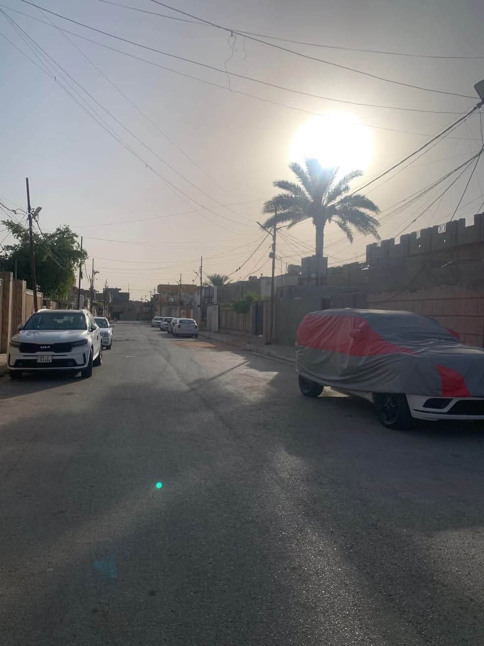 📍تسلسل: 1246

دار للبيع في الفلوجة حي الجولان قرب جامع ابو ايوب الانصاري
طابو صرف سند
المساحة بالسند:١٨٩ م٢
المساحة واقع الحال تقريباً : ٢٣٠ م
الوجه : ١٠م
بناء الالفينات ومرمم حديثاً
الشارع : ١٣ م

🟢 الطابق الاول ( طابوق )
استقبال وغرفتين نوم ومطبخ حار+بارد وصالة وصحيات وحمامات وكراج +حديقة
🟢 الطابق الثاني (بلوك)
غرفتين نوم وصالة 

🟢سعر البيع للعقار: ١٦٥ مليون دينار مع المجال

‏‎⚠️ مكتب دجلة الهندسي للعقارات حي الجولان قرب صناعة الجولان للسيارات مجاور سوبر ماركت الهلال
للاستفسار  الاتصال
‏‭***********‬
‏‭+٩٦٤ ٧٨٢ ٩١٧ ٤٧٠٨‬

نص مكتوب في الصور:
- دار للبيع في الفلوجة حي الجولان شارع ١٣ م