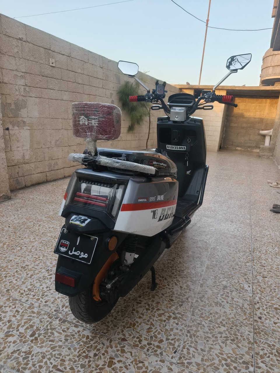دراجة شحن للبيع فول مواصفات كلها شرط بطاريات مصطره حجم الكبير مثبت سرعه 4منر بيها نضام بك دبل بصما دبل سويج بيها نضام صرقا منفيسها ول وصل موجودات السعر 725بيها مجال مكاني موصلوكوكجلي  للتواصل خاص او تلفون ***********
