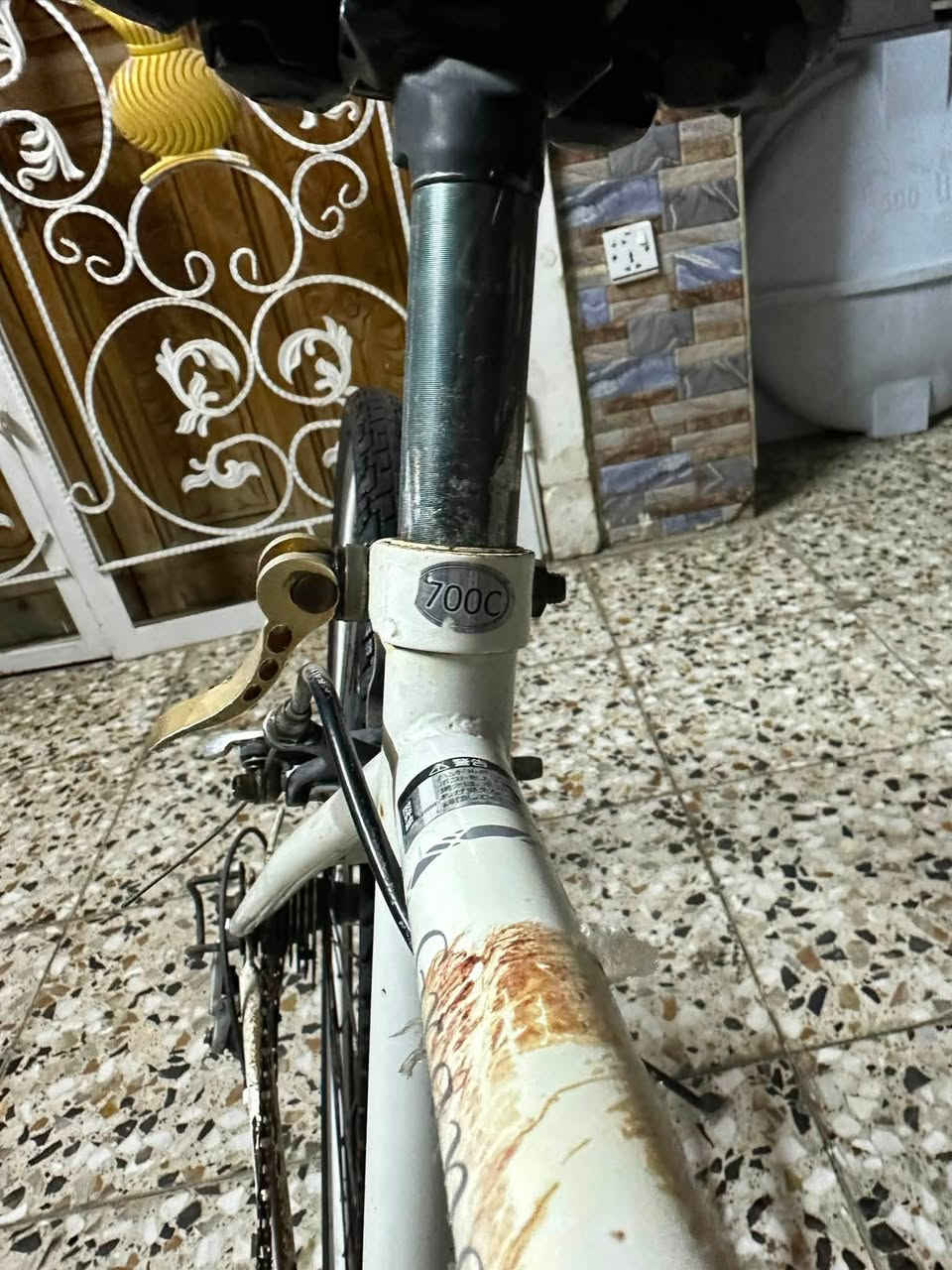 للبيع C700
الماركة: Grand ، تايوان 
* النوع: سياحي / هجين 
* حجم: الإطارات: قياس 28 
* السعر : الي عاجبه وشراي ينطيني سعر ابيعه اسمع منه ونتفاهم على بيعه مراح نختلف اني ادخله خاص او واتساب رقمي ***********
* مكاني بغداد حي الجهاد _ الخارجية _ قرب جامع فخري شنشل
