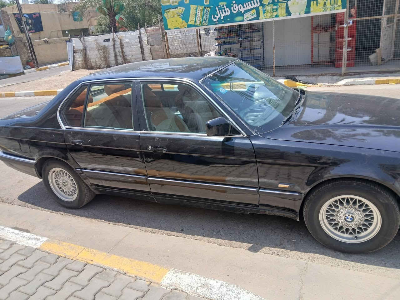 ٧٣٥ موديل ١٩٩١ رقم انكليزي بصره السياره بئسمي مكان السياره بغداد كير مكينه مكفول لايت زنون تبريد شغال تخم تاير جديد باتري جديد حداديه خلفي أمامي تمام لون اسود كهربائيات شغاله  السعر ٤٥ ورقه وبيها مجال  الاتصال ***********
