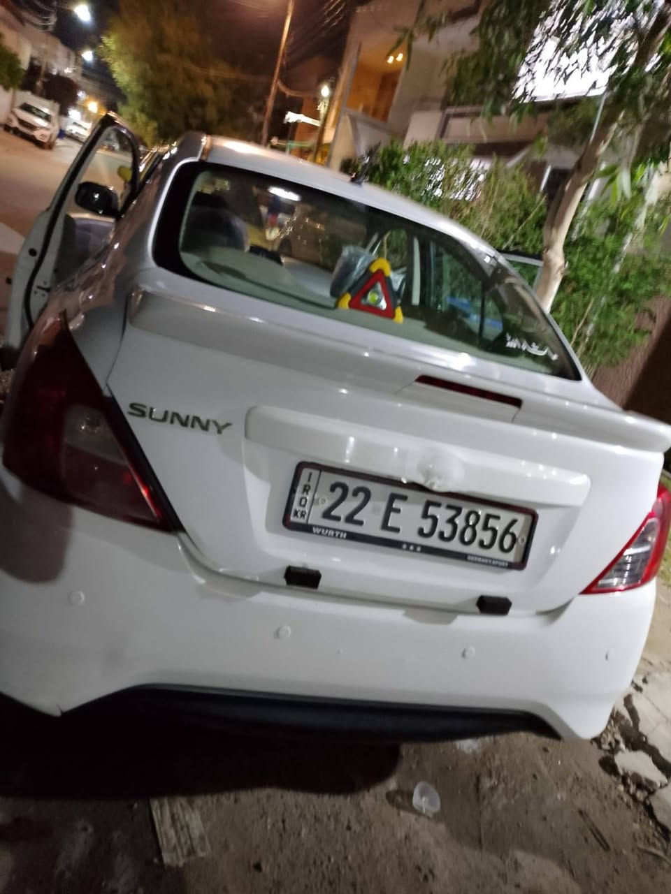 نيسان صني موديل 19 سياره ماشيه 100 بدون صبغ بيها رصعات باب سايق وبصف لباب سايق رقم جديد سنويه بسمي صدر تخم تأير باتري كله جديد سعر 95وبيها مجال ***********
