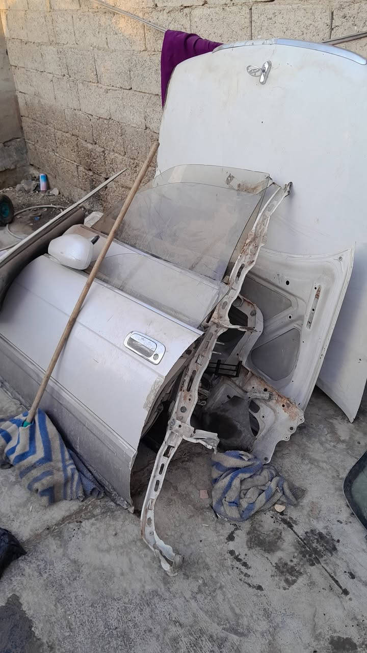 بيبان بطة كراون بحالة جيدة
مكاني جسر ديالة الجديد
***********
