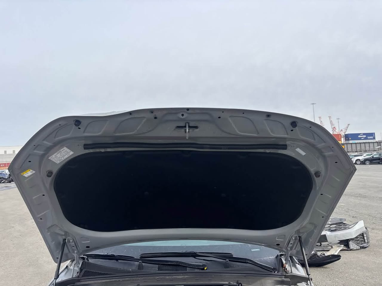 السلام عليكم متاح K5 مديل 2025 GT-Line محرك 2500 تنفس طبيعي داخل احمر بنوراما معروفه مواصفاتها بدون ما اذكر سيارة بيها بارد  بحافه البنيد وبارد قليل بالباب الخلفي جهة اليمنة الجاملغ نفسة مشدود كلشي مابي يعني مابيها لا تبديل ولا صبغ السيارة رقم بغداد باسمي تحويل مباشر سيارة ماشية 11 الف سيارة لا شخط ولا نقص بيها جاهزة حتى تخم تاير ياباني جديد جواها مكاني شارع فلسطين اي ستفسار هذا رقمي *********** السعر 205 وبيها مجال جداً بسيط حك الجية بيع نقد فقط
