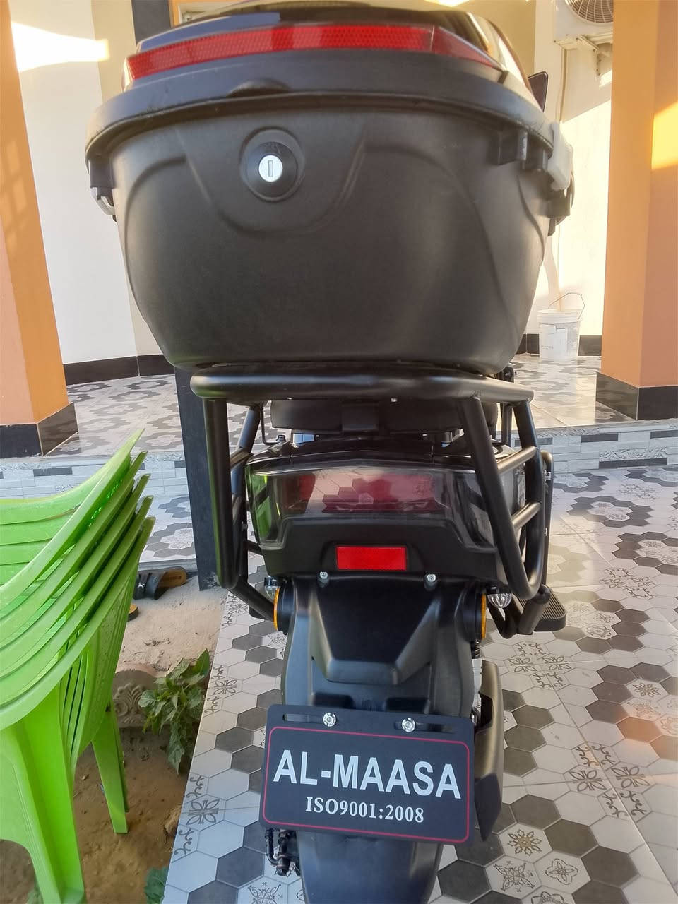 السلام عليكم من رخصت الادمن عندي موطور شحن للبيع
نوع ((الماسه شبح)) 
...... استلام من جمعيه ...... 
موديل ((2026)) 
مستخدم شي قليل بعدة جديد 
ماشي 2000 
((بطاريات عل فحص)) 
كهريائيات كلهة شغالة وعل فحص 
ملف (3500) واط سرعتة (99) حقيقي 
لايت زنون عالي ناصي (نظام R) بك)(ومثبت سرعة) منفذ USP 
السعر (900) بي مجال 
المكان داخل الرمادي 
الاستفسار ***********
