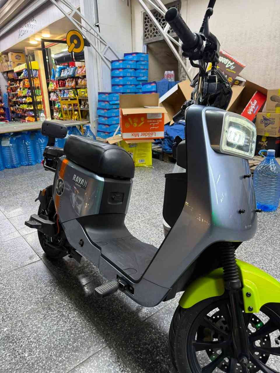 السلام عليكم
للبيع دراجة شحن ريان 
A8L
الدراجه 6 باتري (32) امبير الجبير 
ملف (1500) حقيقي 
السرعة 70 حقيقي 
الدراجه نظيفة واستخدام قليل 
السعر 500 الف وبيه مجال
للاستفسار 
***********
