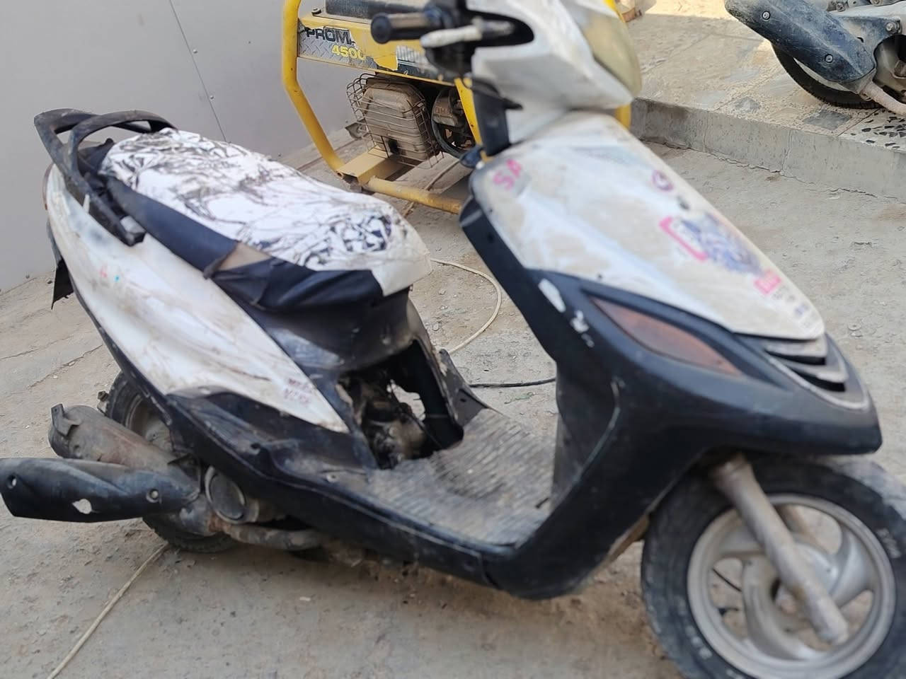 ماكس ثعلب • نضيف • دراجة