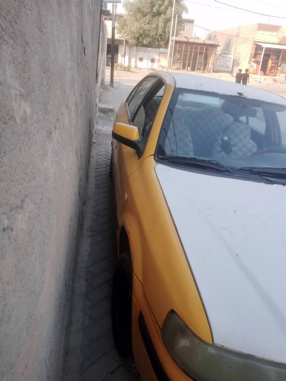 سلام عليكم سياره سمند للبيع موديل 10سياره كامله من كلشي كير ومحرك وكهربائيات خير من الله السعر 28وبيها مجال عنوان بغداد الشعب رقم الهاتف ***********
