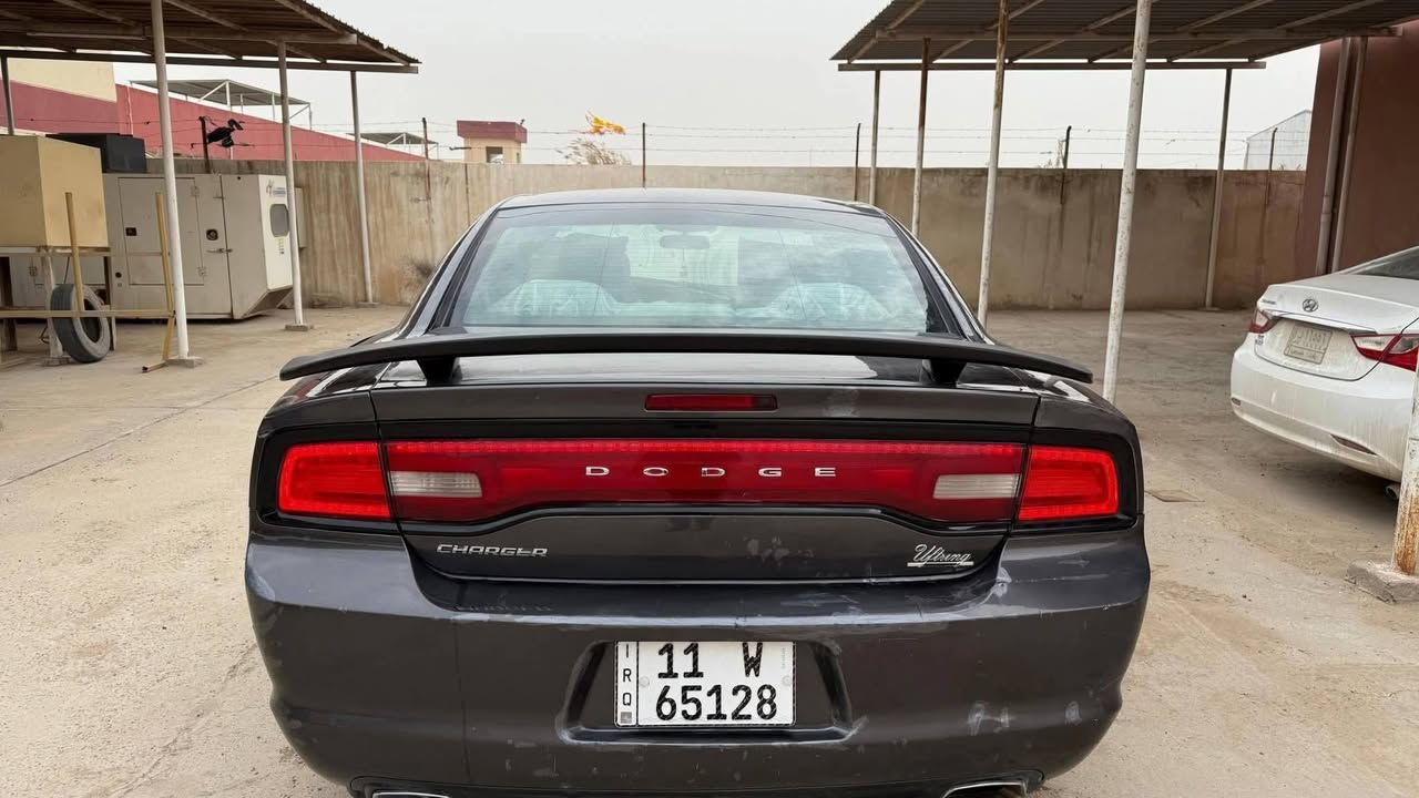 جارجر موديل 2013 مكينه وكير وتبريد خير من الله تحول مباشر باسمي بغداد  حادث أمريكا جاملغ اليسار والبنيد تبديل  وهنا بيها صبغ جاملغ اليمين وباب اليمين السائق مع تعديل بالشاصي جهه يمنى من جوة حجم المحرك 3600  مكان السياره بابل شارع 60 سعر125
***********
