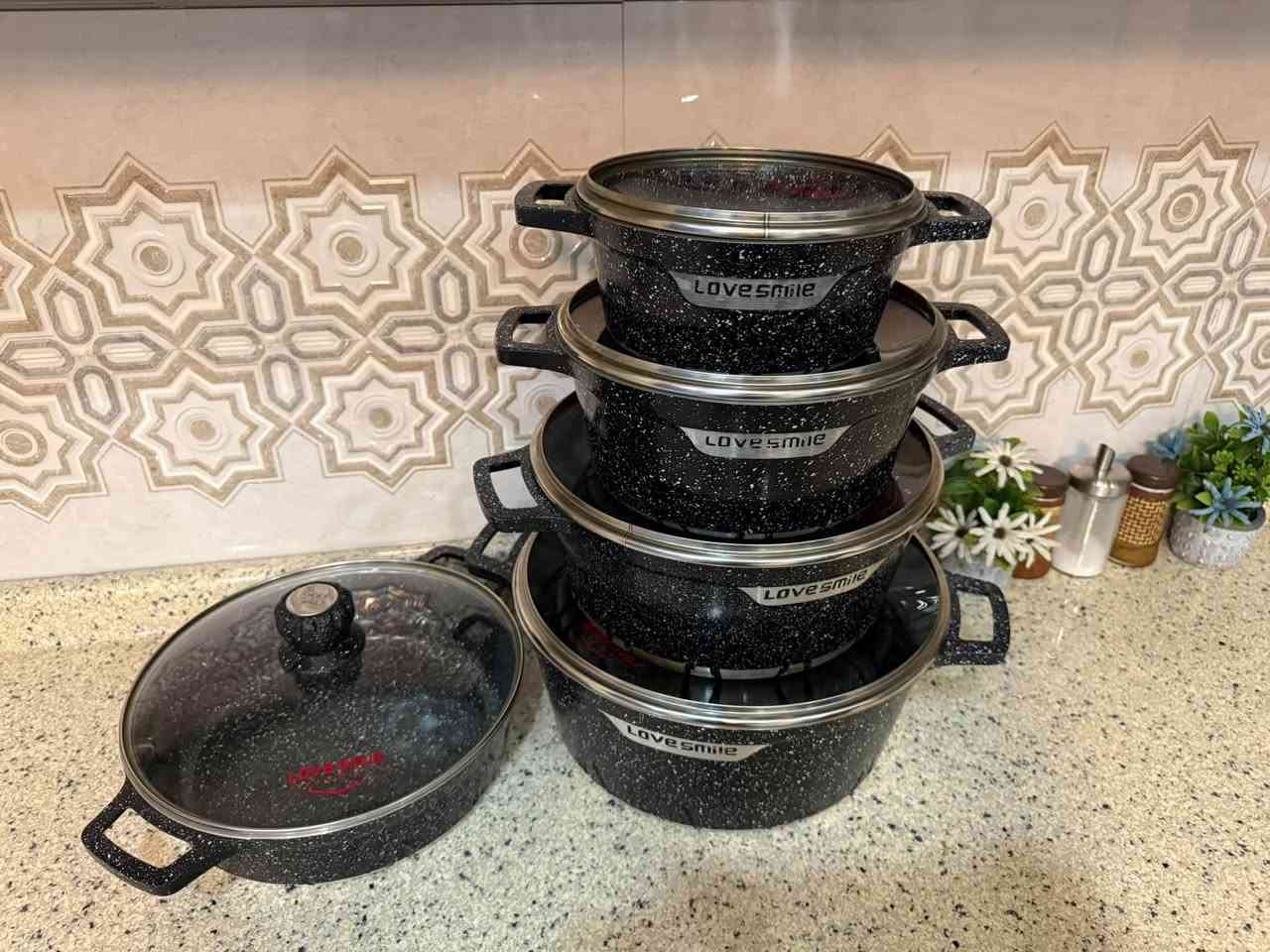 تاخم مەنجەل و تاوە ٤٥ هەزار
هەولێر - ***********
