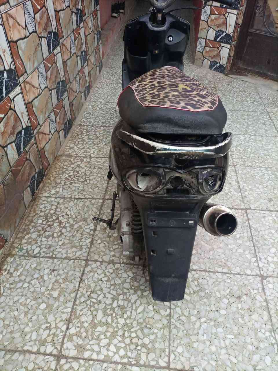 السلام عليكم دراجه ماكس قجمه مزودا صلنصه كاربون ويل كب دراجه كامله مانقصهه بس سلف عوزها تشتغل هندر السعر 350مكان بغداد زعفرانية أربع شوارع ***********
