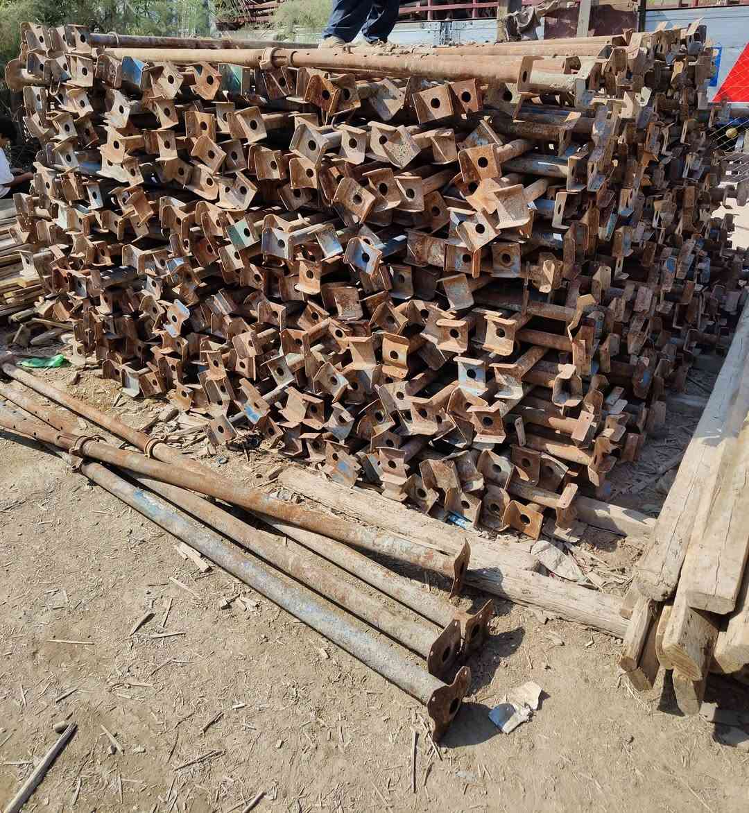 جكات حاظن طول 4 القديم الاصلي كلهن شغالات العدد 1000 جك للاستفسار الاتصال على الرقم ***********
