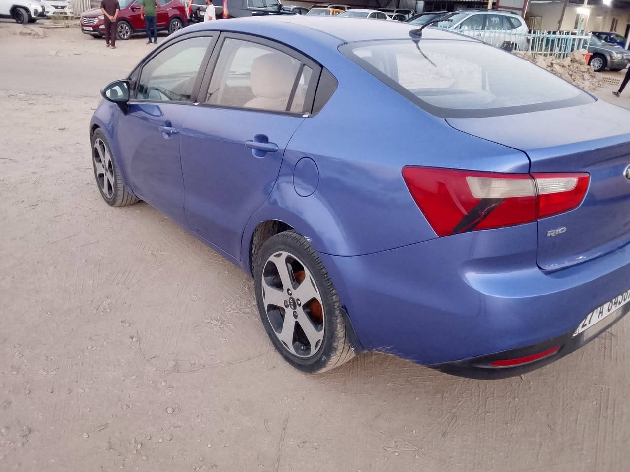 كيا ريو موديل 2015سعر 75وبي شوية مجال بسيط سيارة بيهة صبغ جمالية فقط محرك كير حلوات تبريد شغال بس نقص جواكتات هذني تشغل بيهن مال الفان عطلن عندي سياره بسمي مشروع وطني مجددة 2031 محرك 1600 سيارة حلوة حدادية 50بلمية تخم تاير جديد تلفون ***********//*********** مكان السيارة الديوانية
