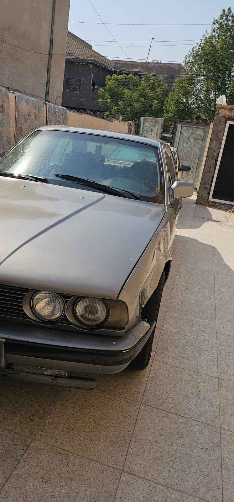 للبيع بي ئم 
535مفتوح 
موديل 1991
رقم مثنى 
السياره  مبدل كير ومكينه جديد 
سنويه ساقطه من 2021
سياره نفس ما هيه كدامك  
بيها جاملغ السايق خفيفه ممصلحه 
السياره جاهزه يحتاجلها بس ترتيب  دواخل 
***********
السياره موجوده بكربلاء
 السعر  30$
