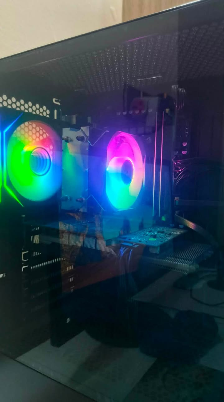 هلو pc للبيع.
معالج :    xeon. E5 v3
كرت. :     RX 580
رام. :  16.  DDR4.   3200HZ
تخزين :   512ssd
بور :   500W
-----------------------------------
شاشا حجم 22.   75 hz.   مع ملحقات.    كيبورد. JK540.    وماوس. G304
 السعر 550 كاملة اي ستفسار 

***********
