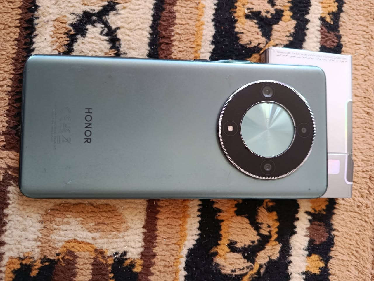 السلام عليكم
هونر x9b  5g ذاكره 256 عشوائيه 12  بطاريه 5800 معالج سناب دراكون 6 جين 1 شاشه منحنيه بدون ملحقات نضافه الجهاز كدامك بلصوره مراوس او بيع ويفضل مراوس تغاصيل اكثر علق واني اراسلك
