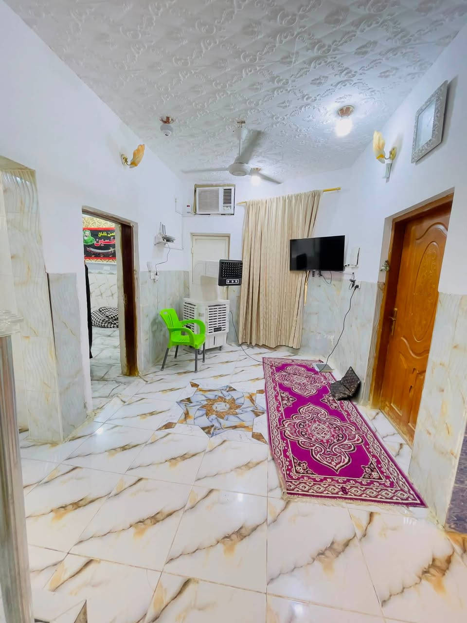 دار للبيع زراعي في منطقه حي النفط قرب احمد مطر 
المساحه ١٠٠م طابقين اقرار محكمه 

يتكون الطابق الأرضي غرفه وصاله واستقبال ومطبخ وصحيات دخل وخارج 
الطابق الاول يتكون من غرفتين وصاله وصحيات 
للاستفسار آكثر اتصل او مراسله الصفحه 

ملاحظة نستقبل جميع العروض ماعليكم سوى الاتصال او زيارة مكتب #فراس #الزيادي للعقارات 
الواقع في حي ألحكم قرب صيدليه آدم وسنكون في خدمتكم الامانه والصدق نجاحنا 👍👍👍
***********📞📞📞📞📞
