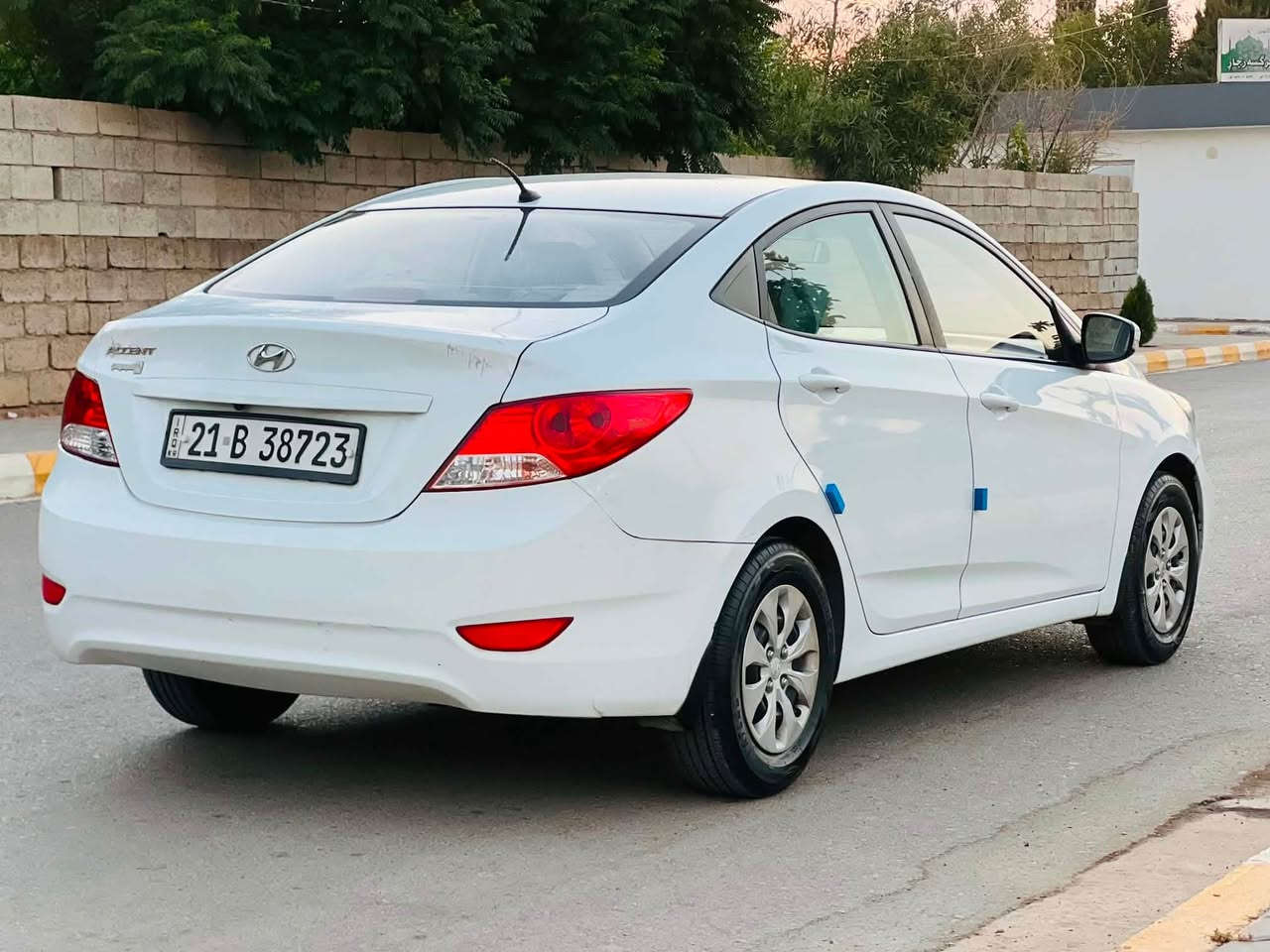 هیوندای ئەکسێنت 2018

سەیارەیەکی پاک، کەم ڕۆیشتوو و بێ مەسرەف 
تەنها 71 هەزار کیلۆمەتر ڕۆیشتووە
تەنها یەک پارچە بۆیاخ (بێ ناوگرتن)
بێ سارد سوکانی ڤۆلیۆم  ABS گێڕ ئۆتۆماتیک شاشە و کامێرا و حاسە 
نرخ 100$ مەجالیکی براایانە
*********** - ***********8 السليمانية, العراق
