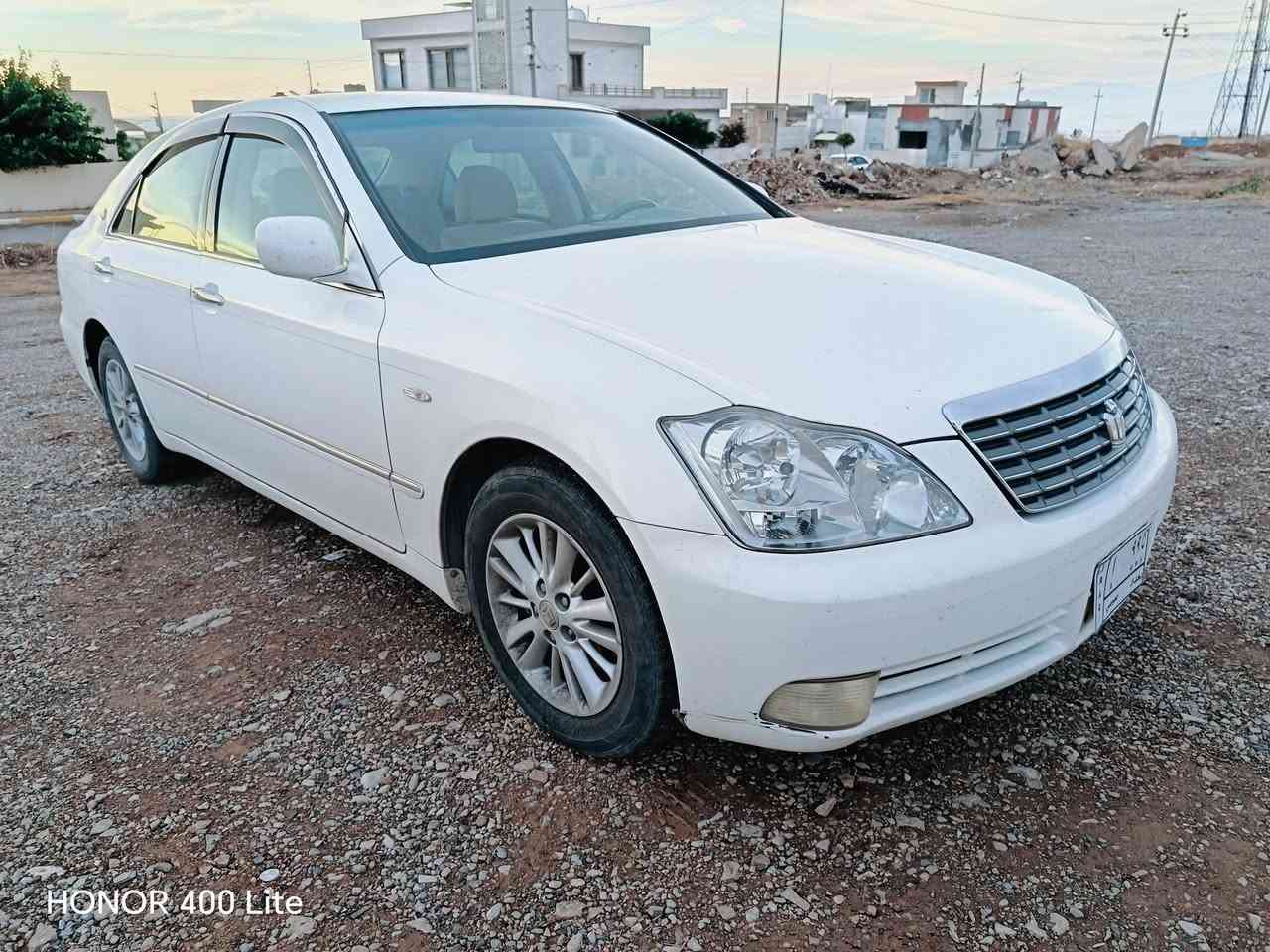 بەناوی خوای گەورە شاهینە موس 
2006
گێرگەورە مەکینە بچوک سفر
بێ چاڵ بێ شوخت
شاشە کامێرا
2دوگمە
یەک دینار مەسرەفی نیە
سەیارەکە سفرە نمونەیە لە جوانی
بەشەرتی هەمو گیانی
تنها 1پارچە بۆیاخی اوروپا ی هەیە
بەس ماشااللەی دەوێ
کۆدی هەیە بێ کێشە
***********

نص مكتوب في الصور:
- HONOR 400 Lite
- زه رایه ن