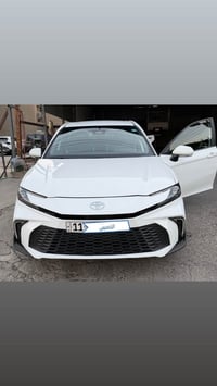 كامري 2025  SE هايبرد رقم بغداد   الضرر 3 قطع جاملغات وبنيد   تحكم ستي...