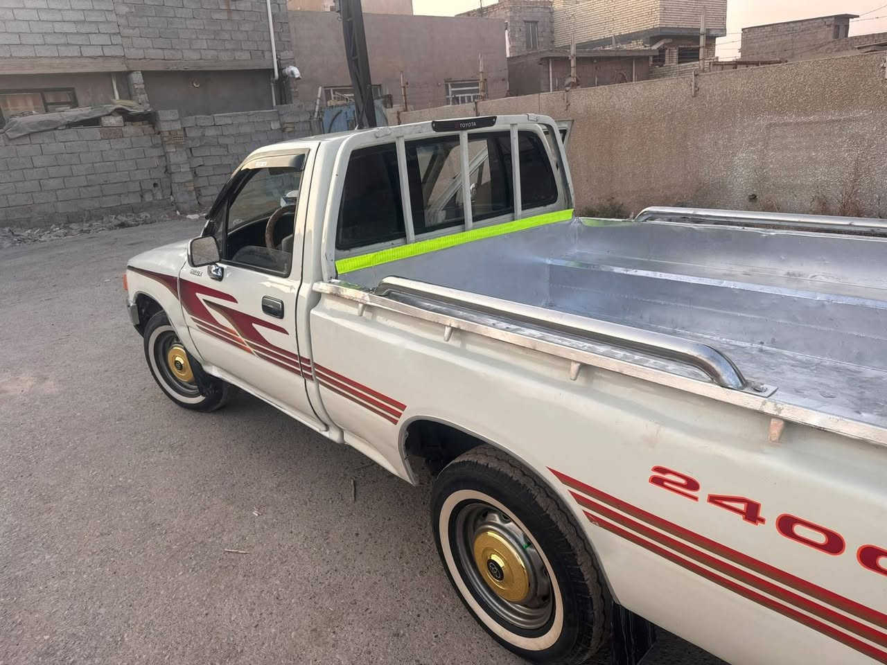 السلام عليك
بيكم موديل 90بغداد الماني سنويه نهايته 27 بغداد محرك كروسيده خمسه كير بيته بدايه تنقيص دهن سمكره وصبغ قبل 5اشهر محدثه 1997دوشمه جديده داخله كان ازرق حدثته صحراوي  شريط 97تخم تاير كهربائيات كله شغاله حداديه صدر جدبدسنويه عاج غلاف بدي صغ جديد شواصي مكفوله جام يصعد و ينزل صفحتين كيجات حماوه وطوافه بانزين وكيلو متر شغال رايده ((57))ورقه سكني بغداد الراشديه حي الانتصار  هاتف ***********
