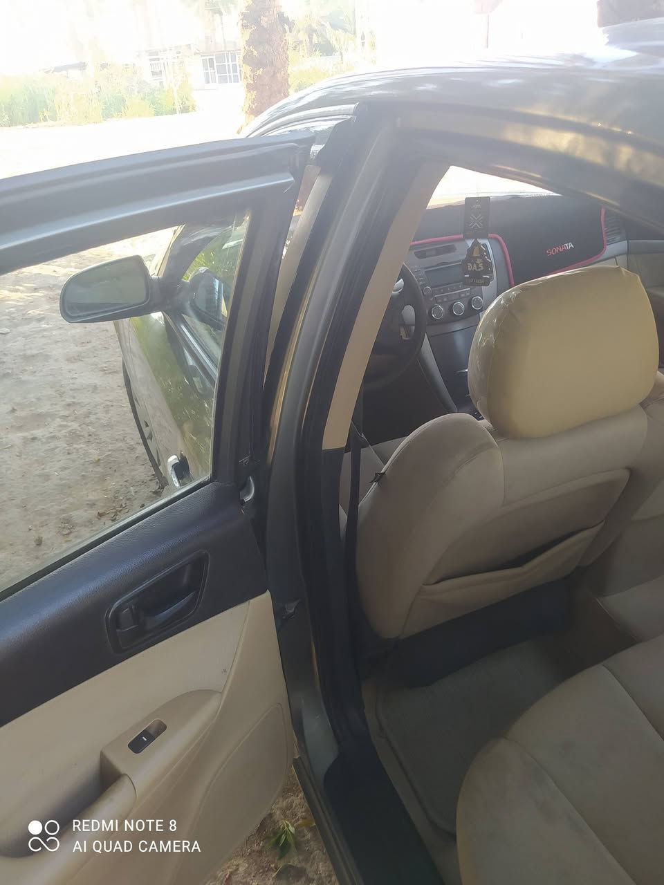 سوناتا موديل عشره بغداد رقم انكليزي وارد امريكي  مكينه 2400بيها ثلاثة قطع حادثها جاملغ الأمامي والبنيد مبدلات تبديل 
وجاملغ خلفي بدون دواخل ابيع حزام السياره نظيفه جدا ما تخلي عليها دينار 
تبريد حداديه تخم تاير كشر نظيف مبلوشها جديد تسكات شاد جديد باتري جديد مبدلها درايم شفت جديد مكينه بلادي مالتها نظيفه كلش  مسويلها حمام ادامه كامله 
كير جديد جام كهربائي المكان بابل السعر 
ب100
***********

