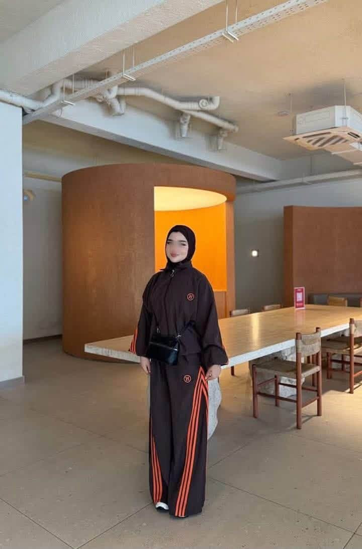 ملابس • لا تفاصيل